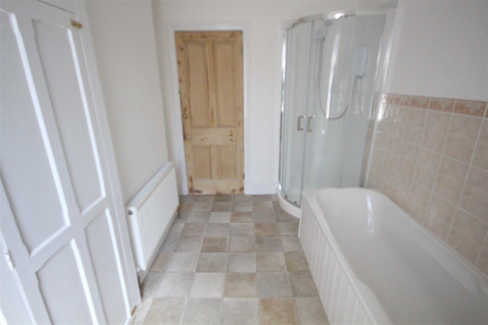 2 bedroom terraced house To Let in Barnoldswick - IMG_2610.jpg